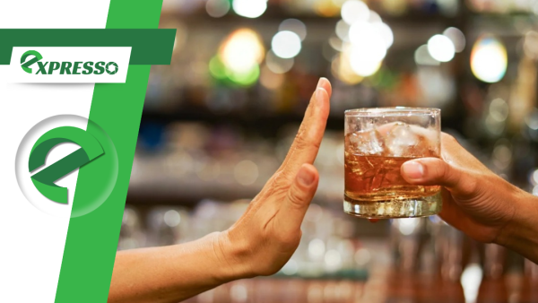 Empresário perde a visão após ingerir whisky em Água Boa; caso é investigado como intoxicação por metanol